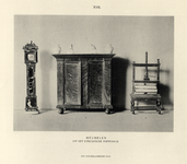220386 Afbeelding van enkele meubelen afkomstig uit het 17e eeuwse poppenhuis, onderdeel van de collectie van het ...